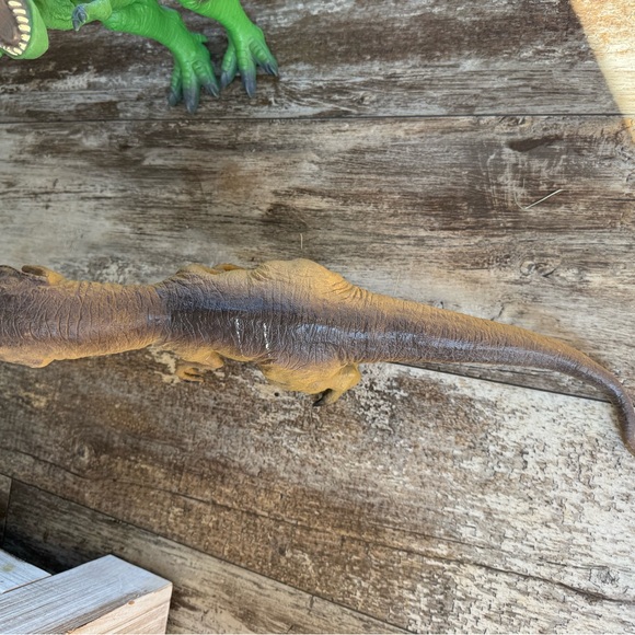 Maidenhead rubber dinosaur toys, green Tyrannosaurus Rex and a tan Velociraptor - Picture 2 of 10